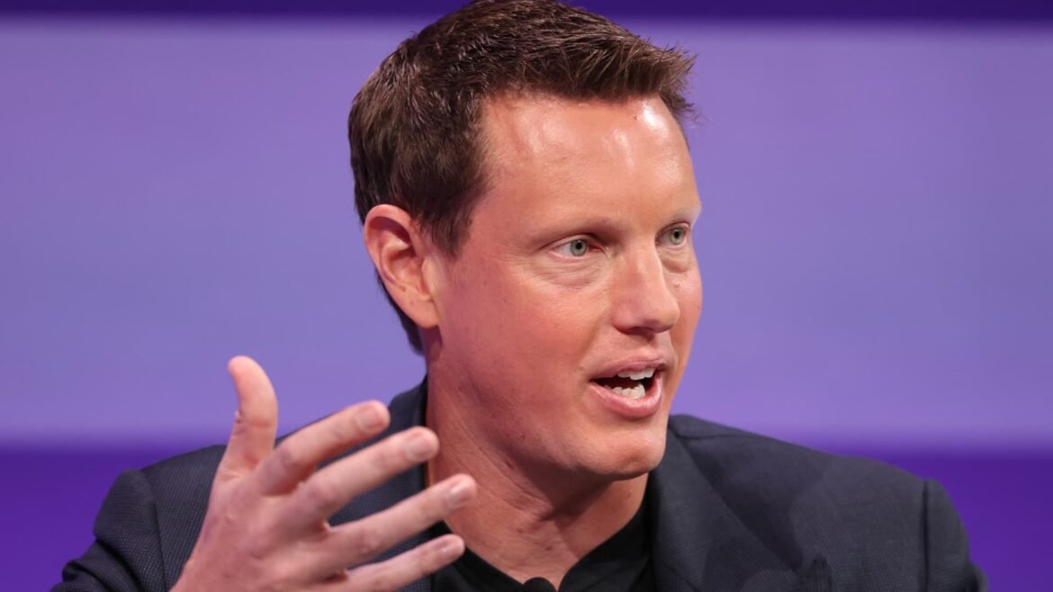 Paramount sweetens WBD bid, stops short of raising value