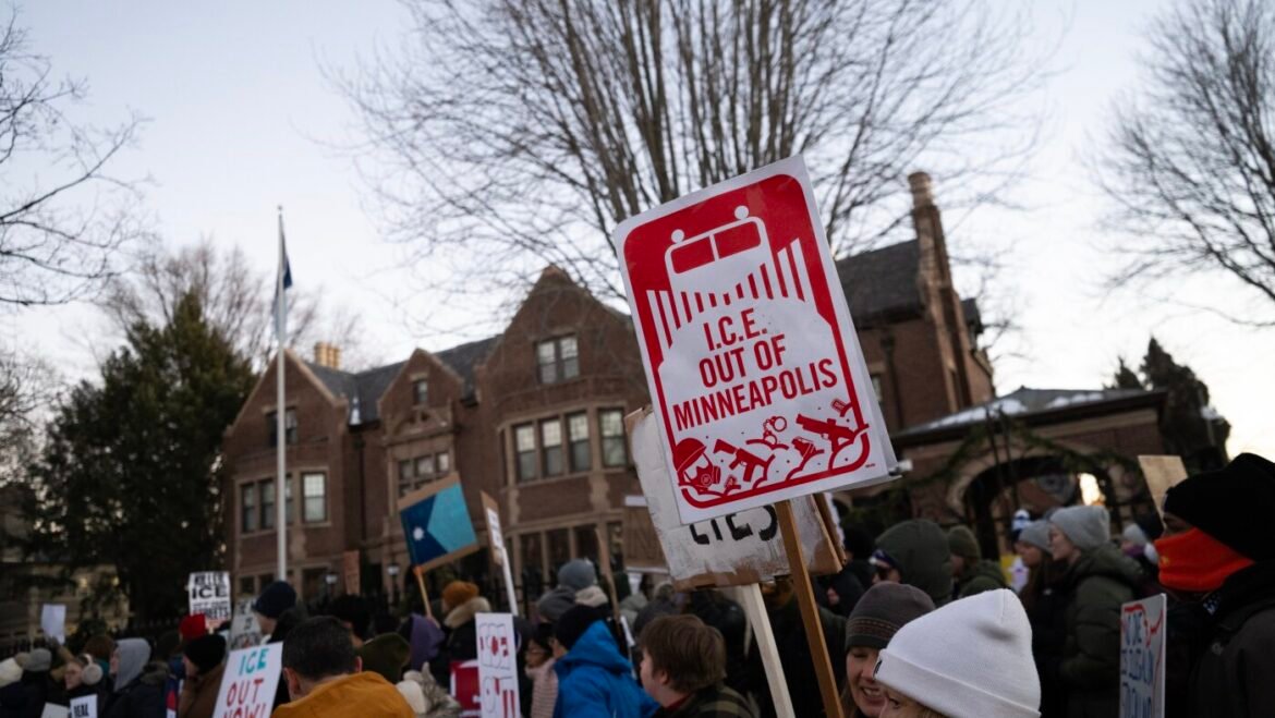 Swing voters in Arizona say they want to see ICE reformed : NPR