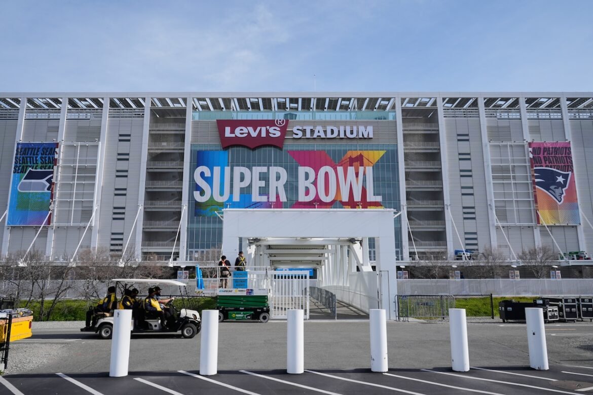 The modern-day Super Bowl makes us yearn for the early days| Izenberg