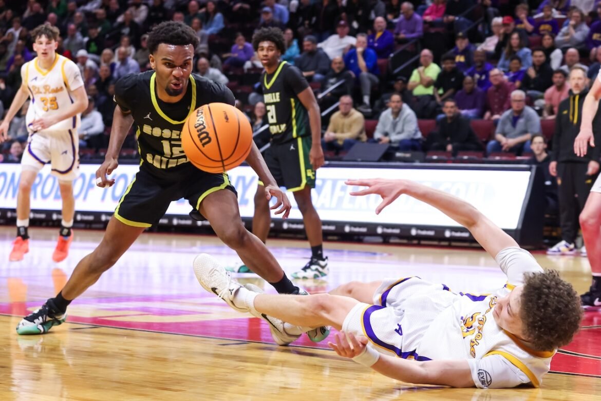 Thomas, Hunter help No. 5 Roselle Catholic find answers all night to reach UCT final