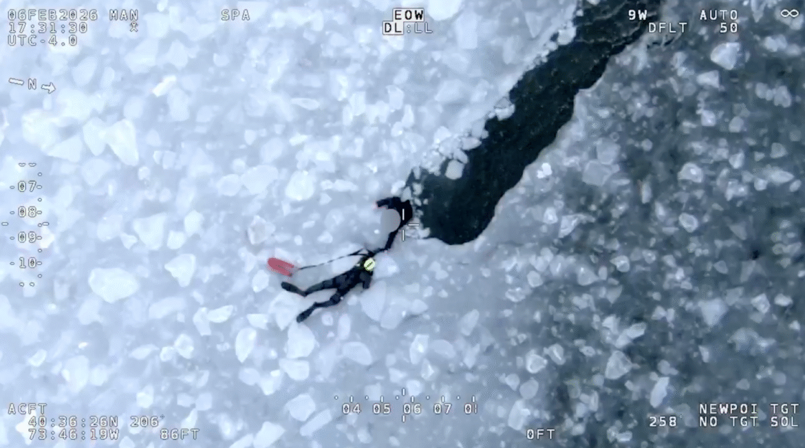 VIDEO: NYPD rescues 3 from icy waters in Far...