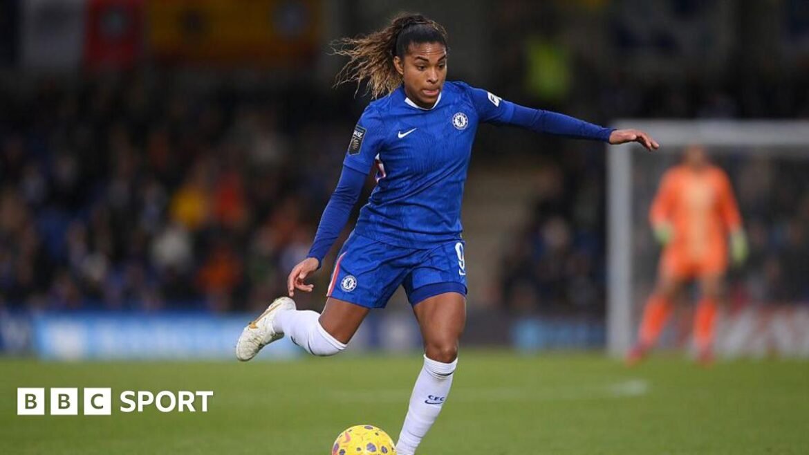 Catarina Macario playing for Chelsea