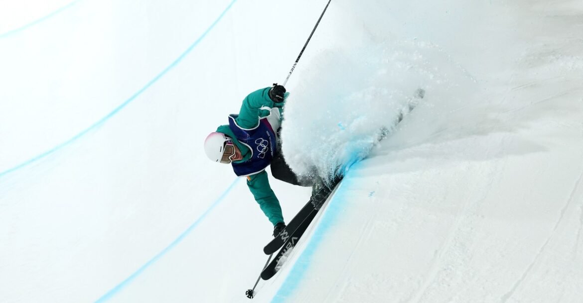 Winter Olympics Photo of the Day: Shredding the Halfpipe
