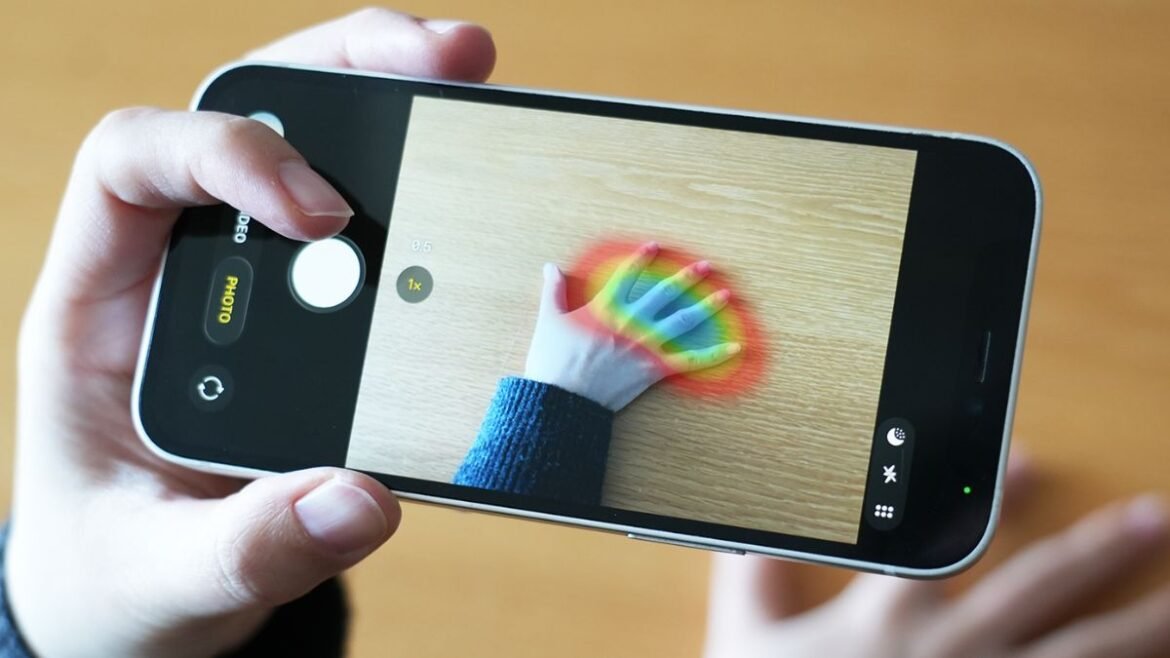 A Simple Photo of Your Hand Could Detect a Rare Health Disorder : ScienceAlert