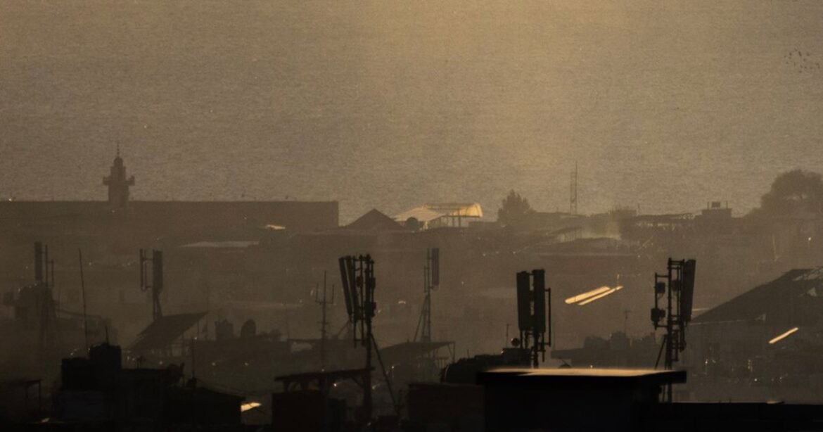 Beirut's skies stay open despite nearby Israeli strikes