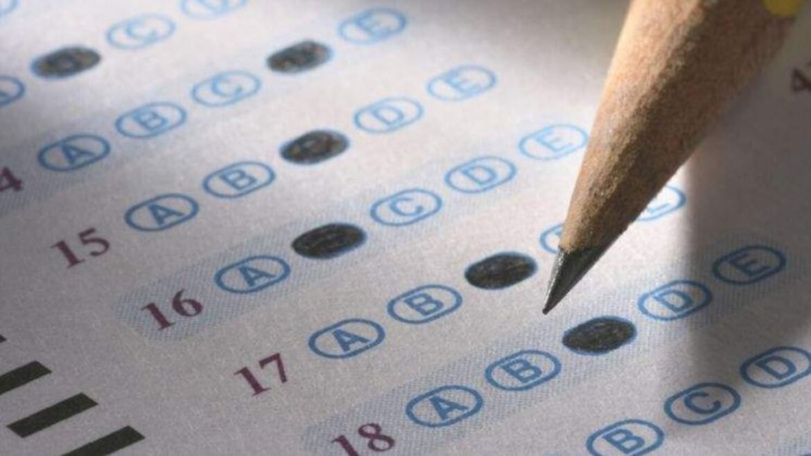 Cellphones are out in Florida classrooms. Will computerized testing be next?