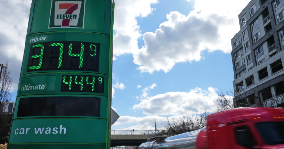 Democrats Urge Windfall Tax as Oil Firms Prepare to Cash in on the Iran War – Mother Jones