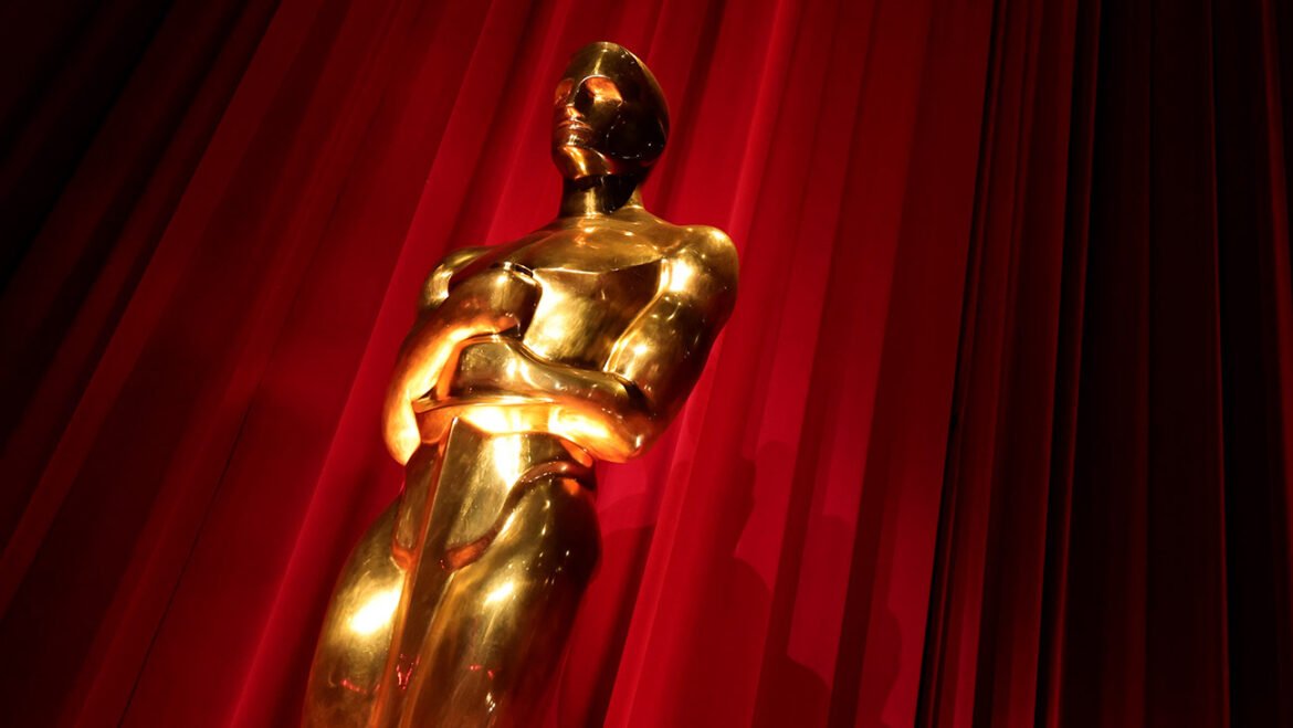 Oscar Statue