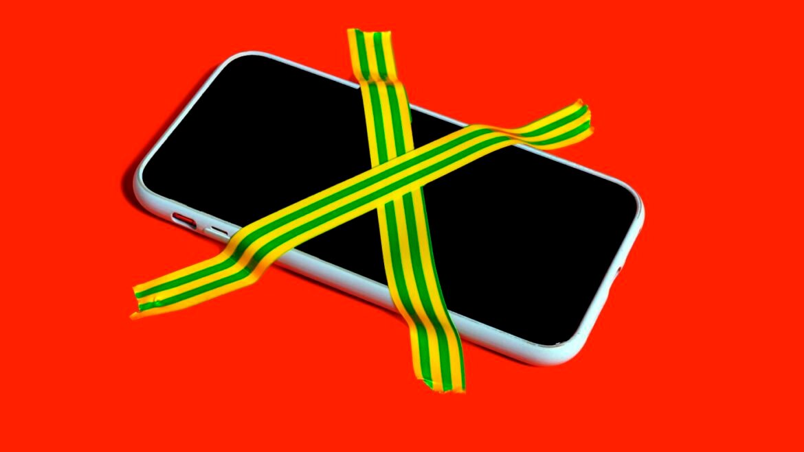 How to resist the urge to keep looking at your phone : NPR