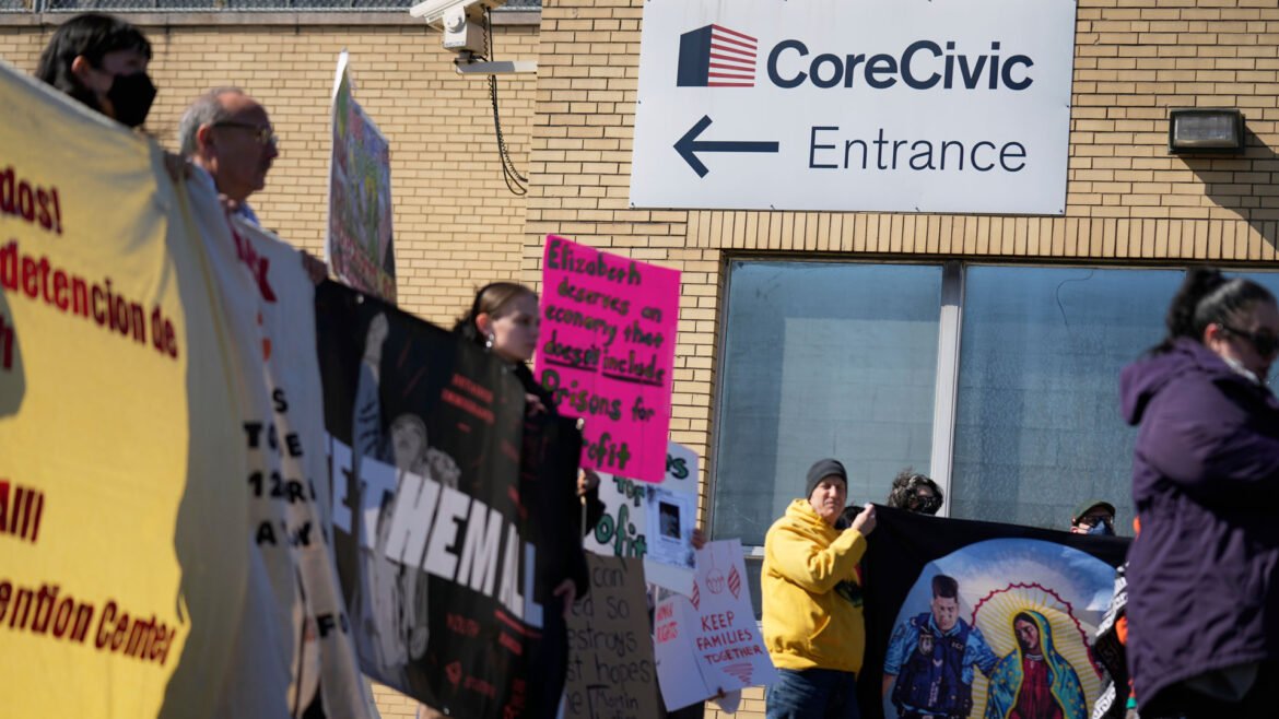 ICE plans contract extension for Elizabeth detention center