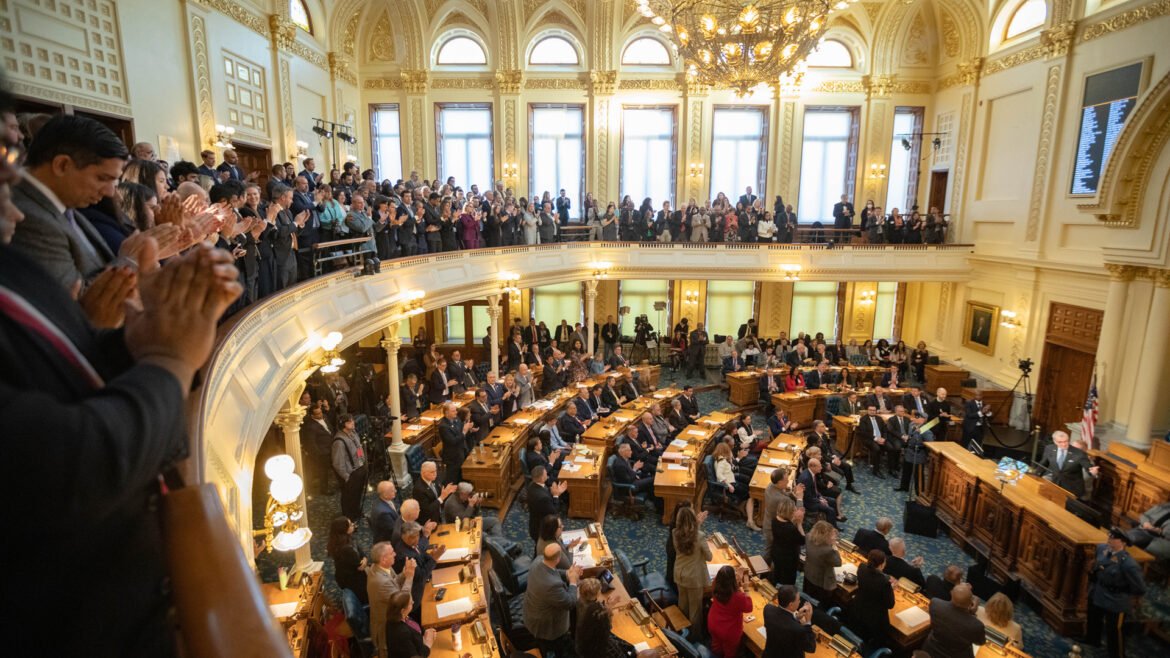 Lame duck yields lots of bills -- and flourishes in veiled final hours