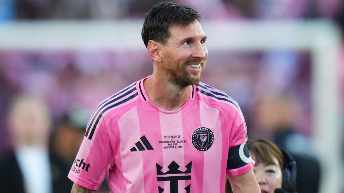 Lionel Messi on verge of 900th career goal, but can he reach 1,000? Can he pass Ronaldo?