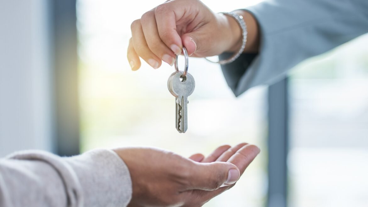 Lonza shakes off capsule business in $3B deal with Lone Star