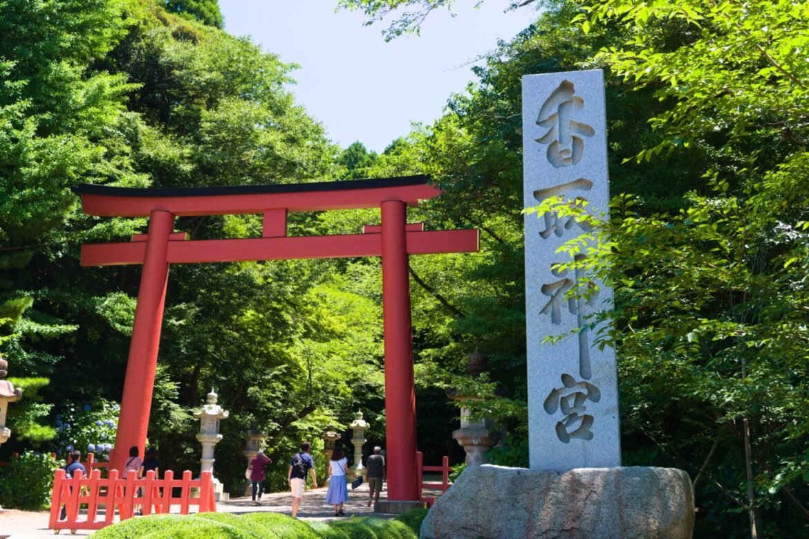 Man held for splashing oil-like substance at shrine near Tokyo in 2015