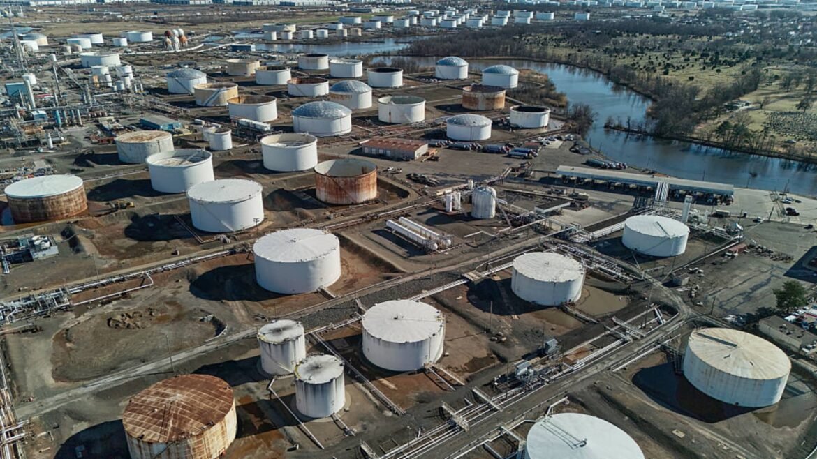 Oil closes at highest level since 2022 on Iran war supply disruption