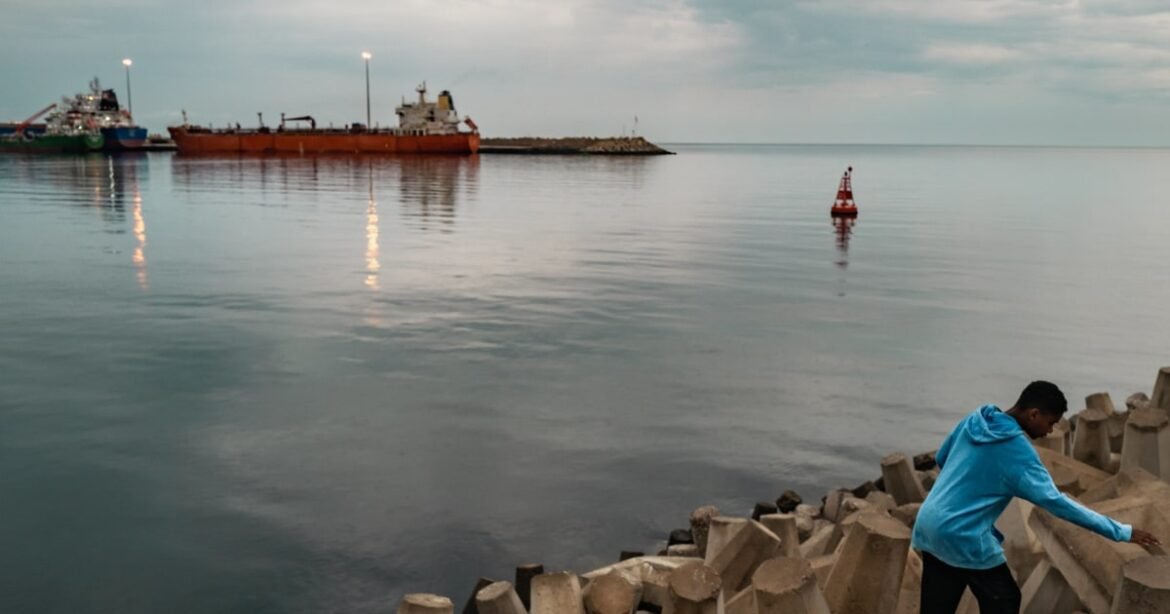 Pakistan moves to mediate between the U.S. and Iran as Trump says he's 'giving it five days'