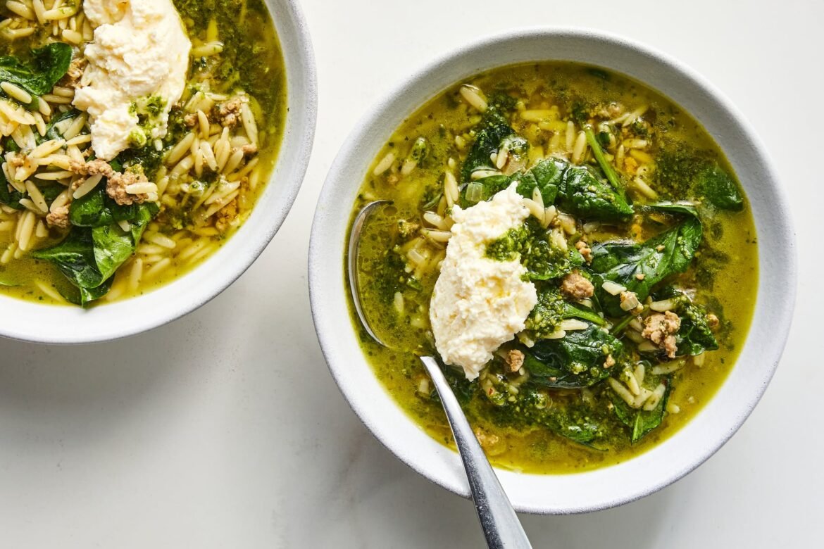 Pasta Pesto Soup With Turkey and Spinach