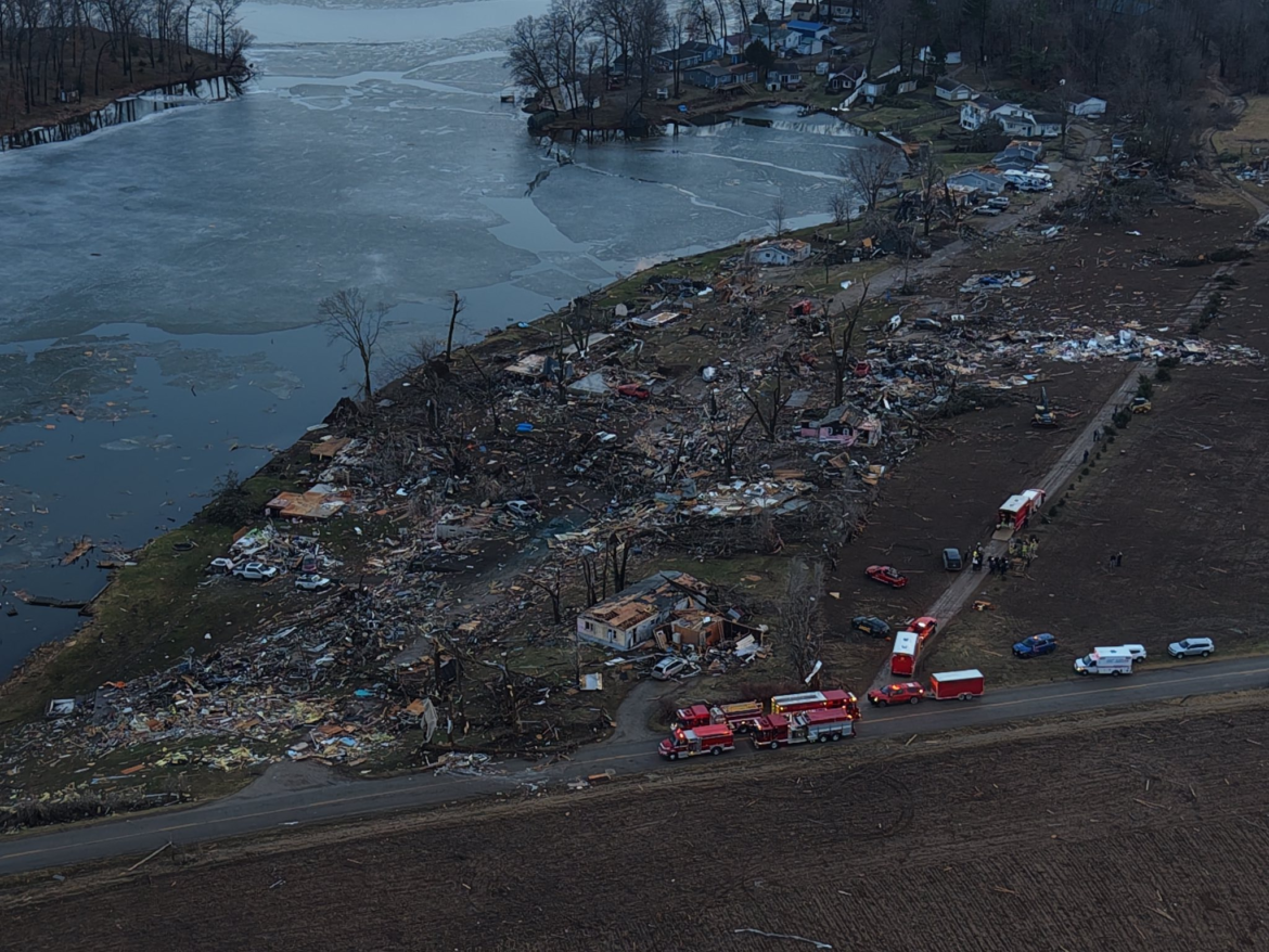 See it: Deadly tornadoes devastate Heartland as...