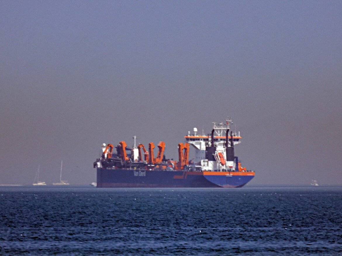 Shutdown of Hormuz Strait raises fears of soaring oil prices | Oil and Gas News