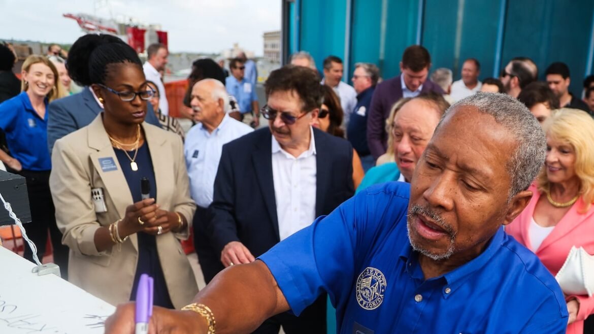 St. Petersburg Sen. Darryl Rouson weighing Florida House bid