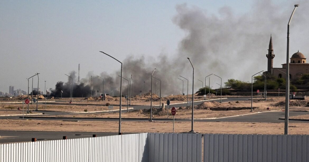 State Department urges Americans across Mideast to depart as strikes continue