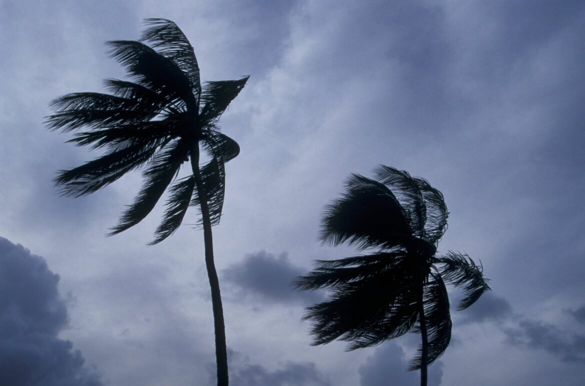 Storm update: Kona storm disrupts travel to Hawaii