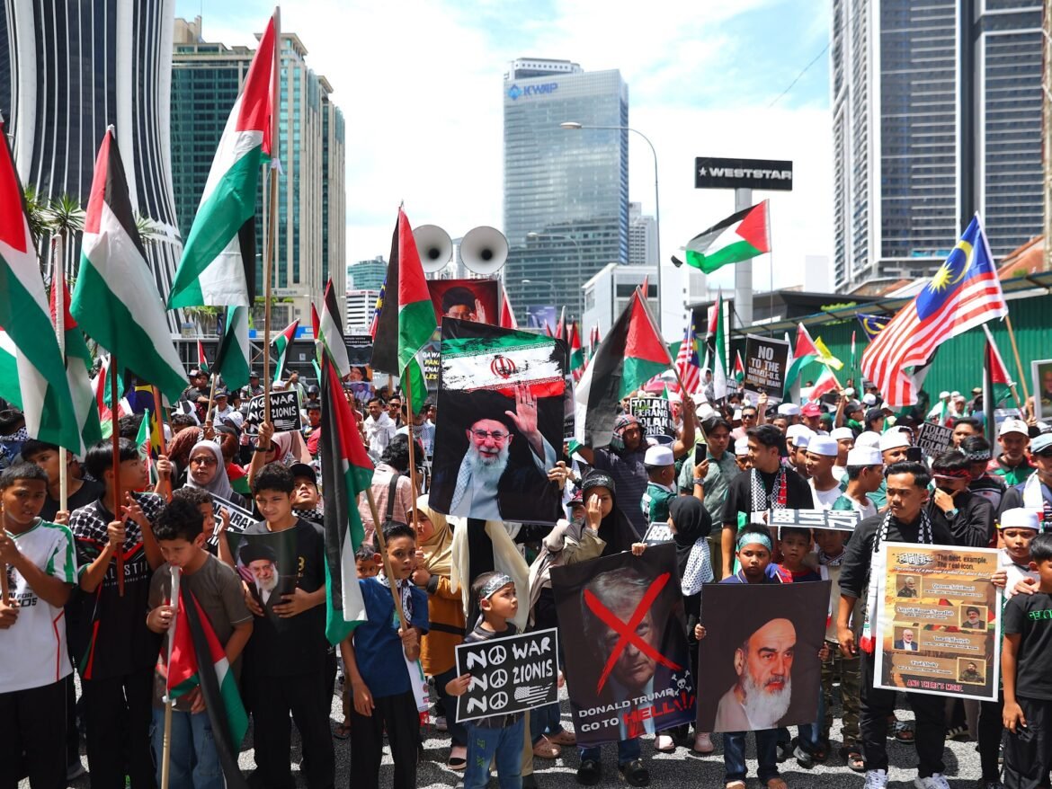 Thousands march worldwide in solidarity with Palestine, Iran on al-Quds Day | US-Israel war on Iran News