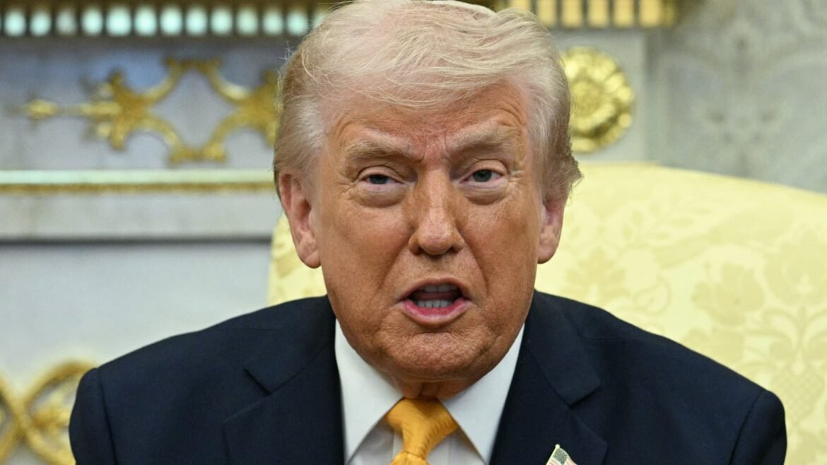 Trump signals DOJ should pursue Powell probe, complicating Warsh Fed nomination