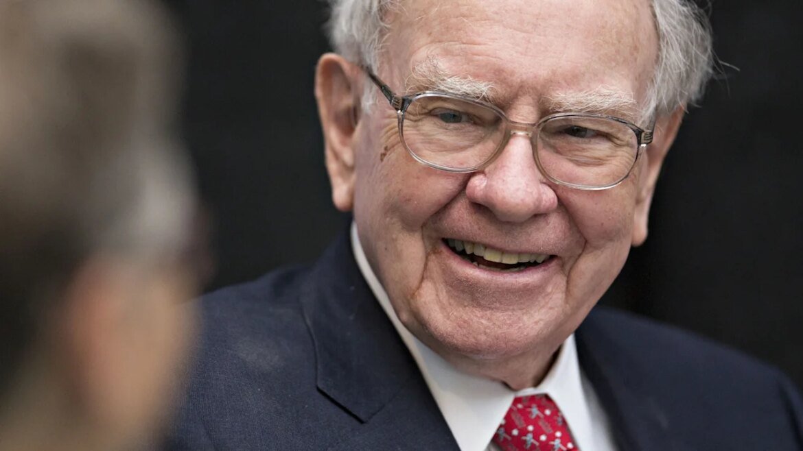 Warren Buffett says 4 timeless principles create lifelong success, fulfillment, and happiness
