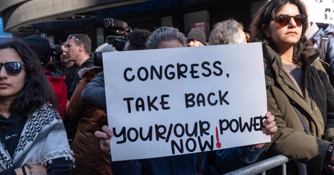 What a War Powers Resolution Vote on Iran Actually Means – Mother Jones