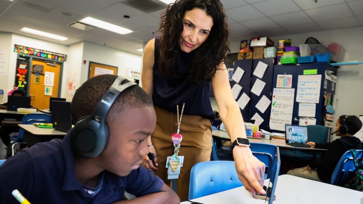 At Tampa school, kids are streaming with reading tutors — and it’s working