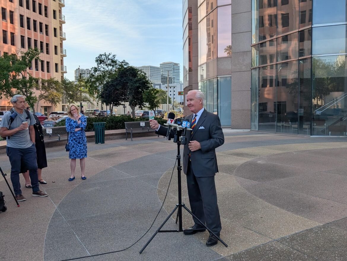 Bob Buckhorn, running to ‘finish what I started,’ announces run for Tampa mayor • Florida Phoenix