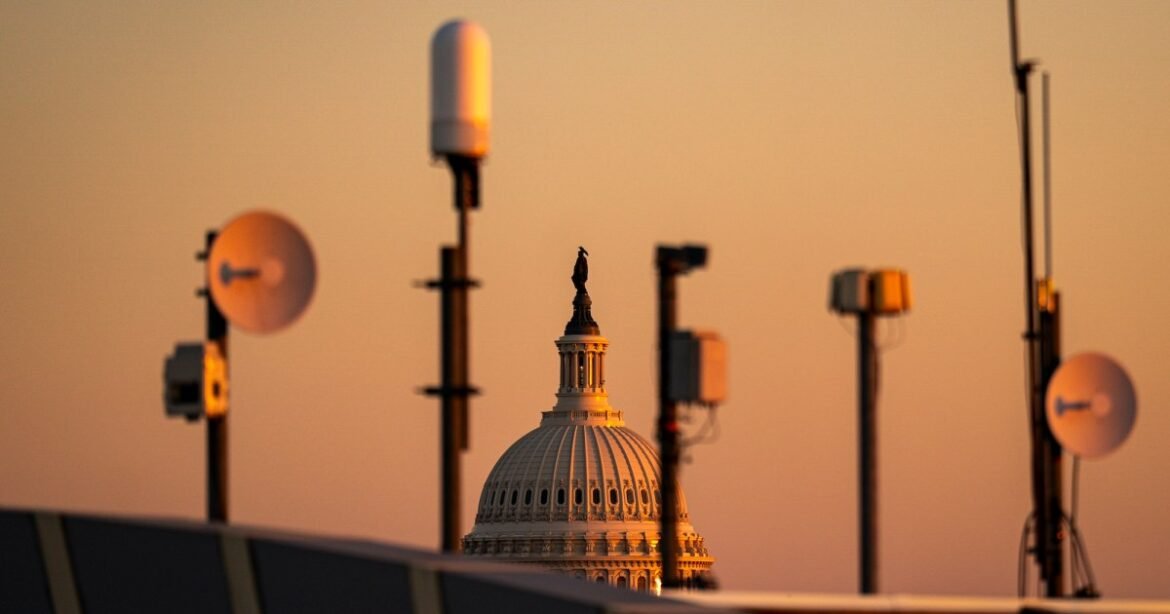 Congress Is in Chaos Over a Surveillance Law—But the Full Story Is Classified – Mother Jones
