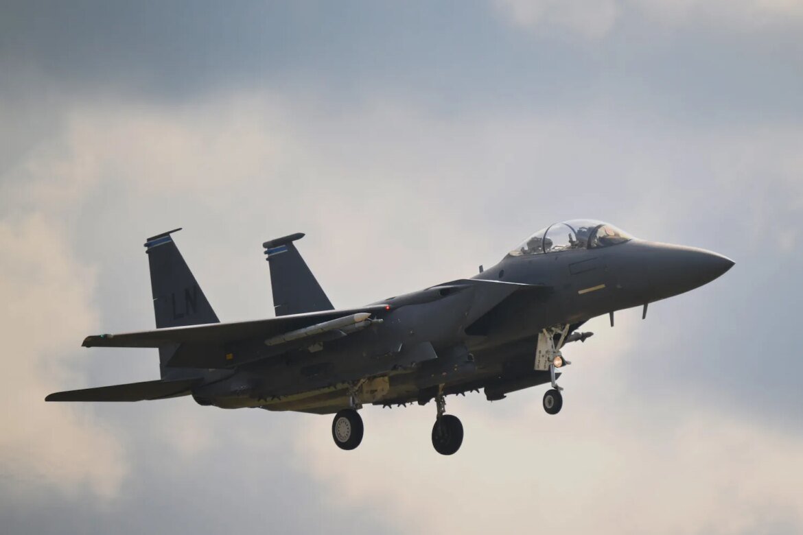 Iran Shoots Down U.S. F-15E Fighter Jet for First Time Since War Began