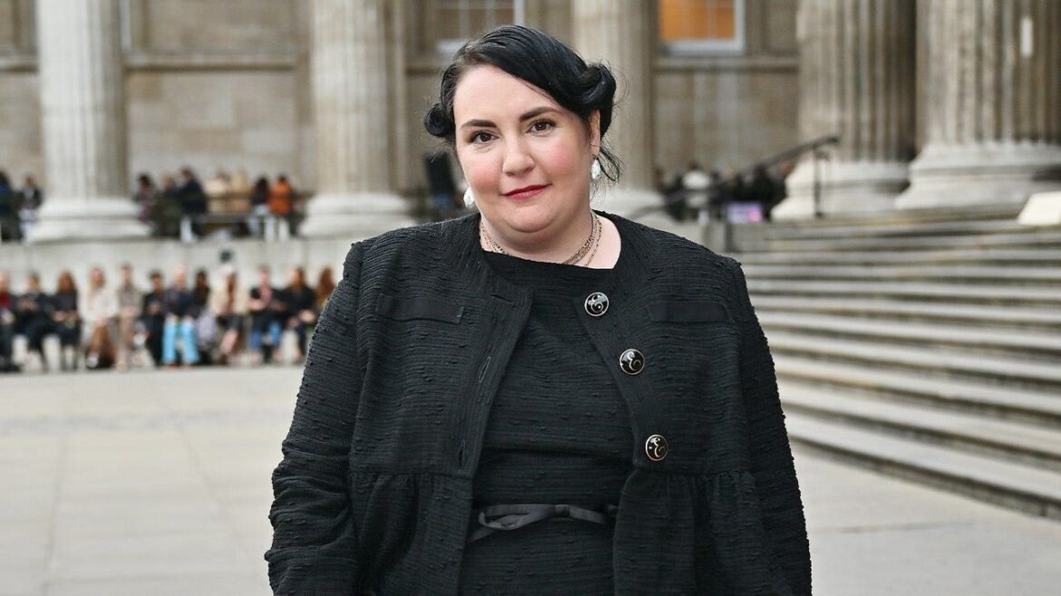 Lena Dunham recalls father not wanting to vote...