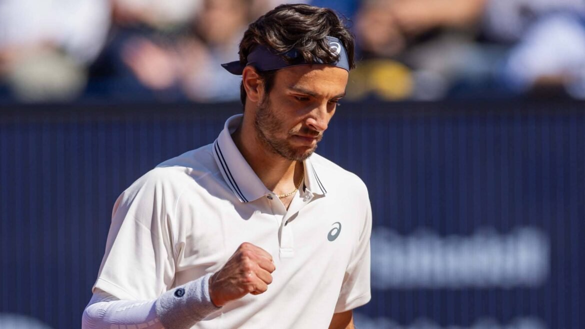 Lorenzo Musetti overcomes Corentin Moutet for Barcelona QF spot | ATP Tour