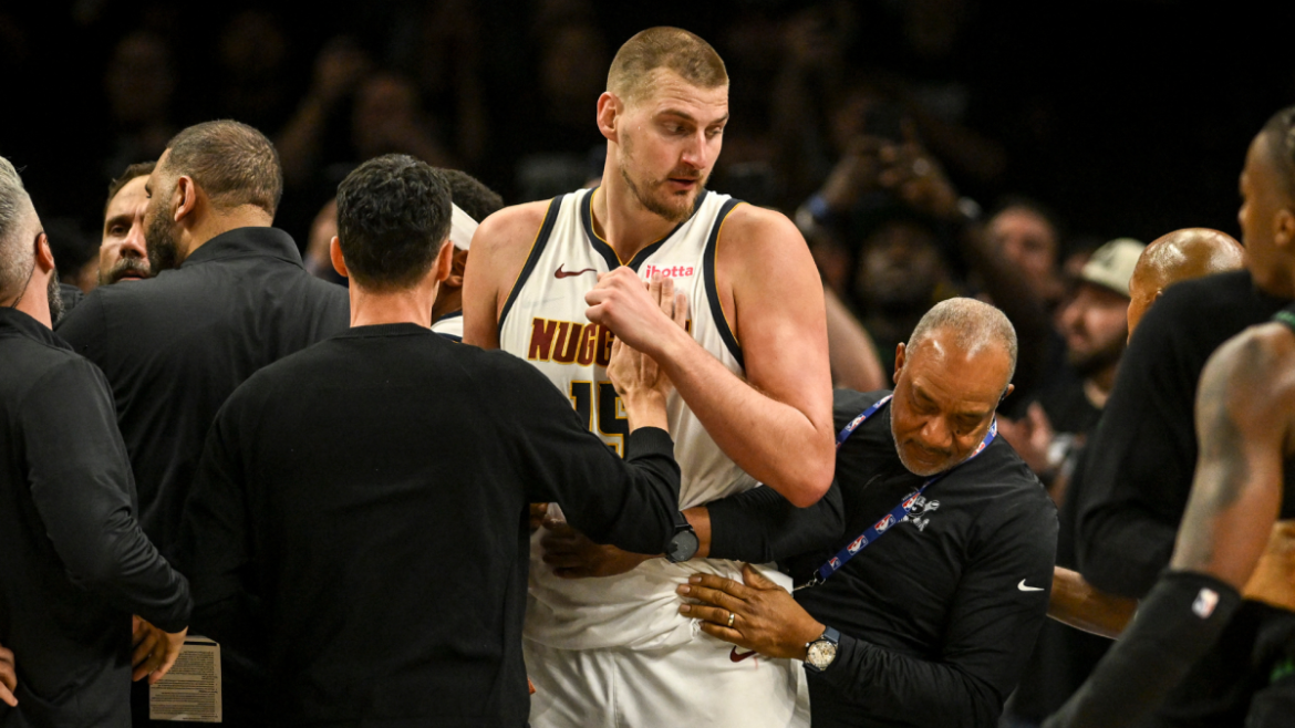 Nikola Jokić, Nuggets coach take offense to Jaden McDaniels' last-second layup