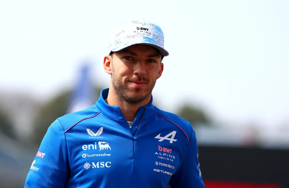SUZUKA, JAPAN - MARCH 27: Oliver Bearman of Great Britain driving the (87) Haas F1 VF-26 Ferrari on