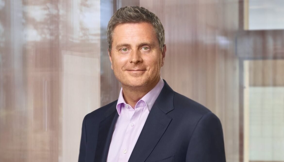 Roche CEO lists 3 reasons for sitting out Big Pharma deal spree