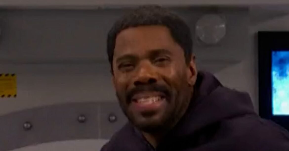 'SNL' cast recreates Artemis II crew moments in space