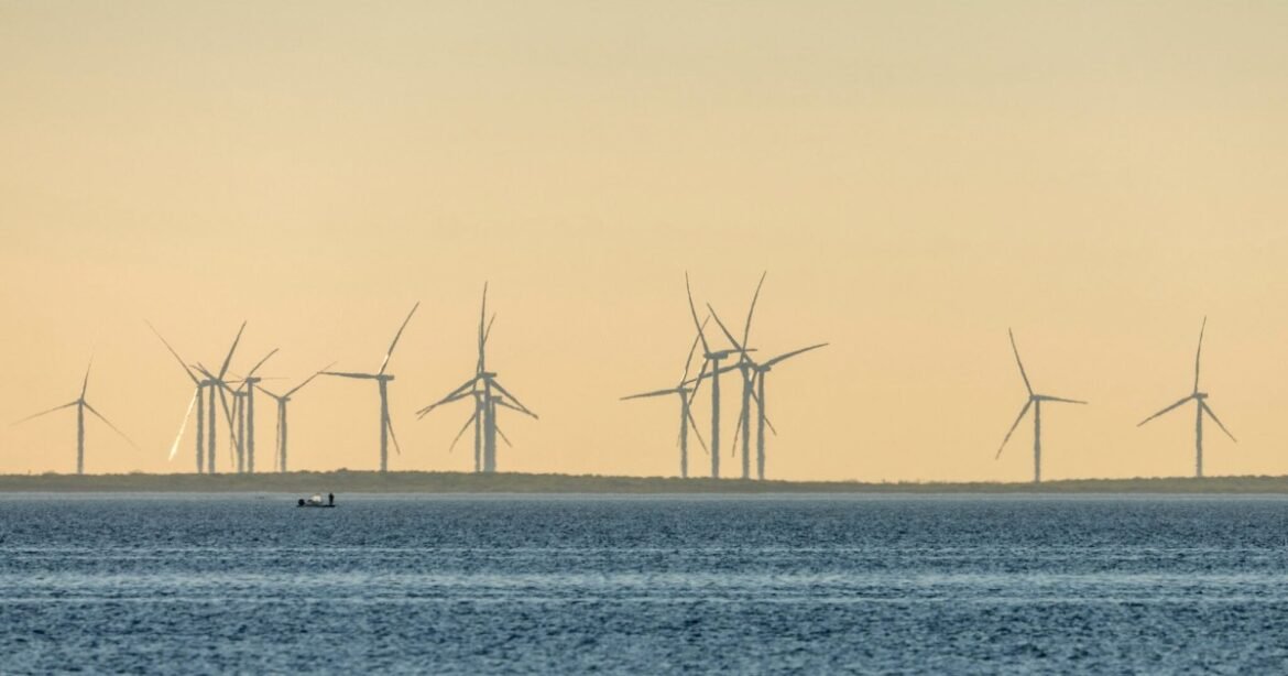Texas Leads the Nation in Wind Energy, So Why Are There No Turbines Offshore? – Mother Jones
