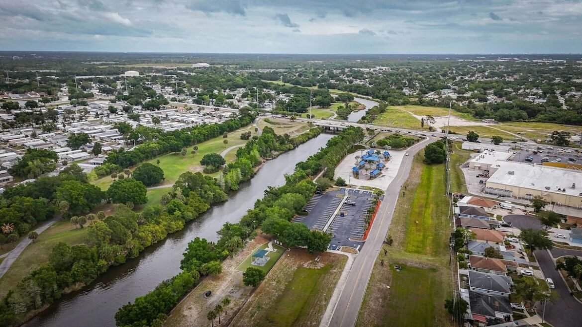 Town ’N Country residents want a park, not more housing, on vacant county land