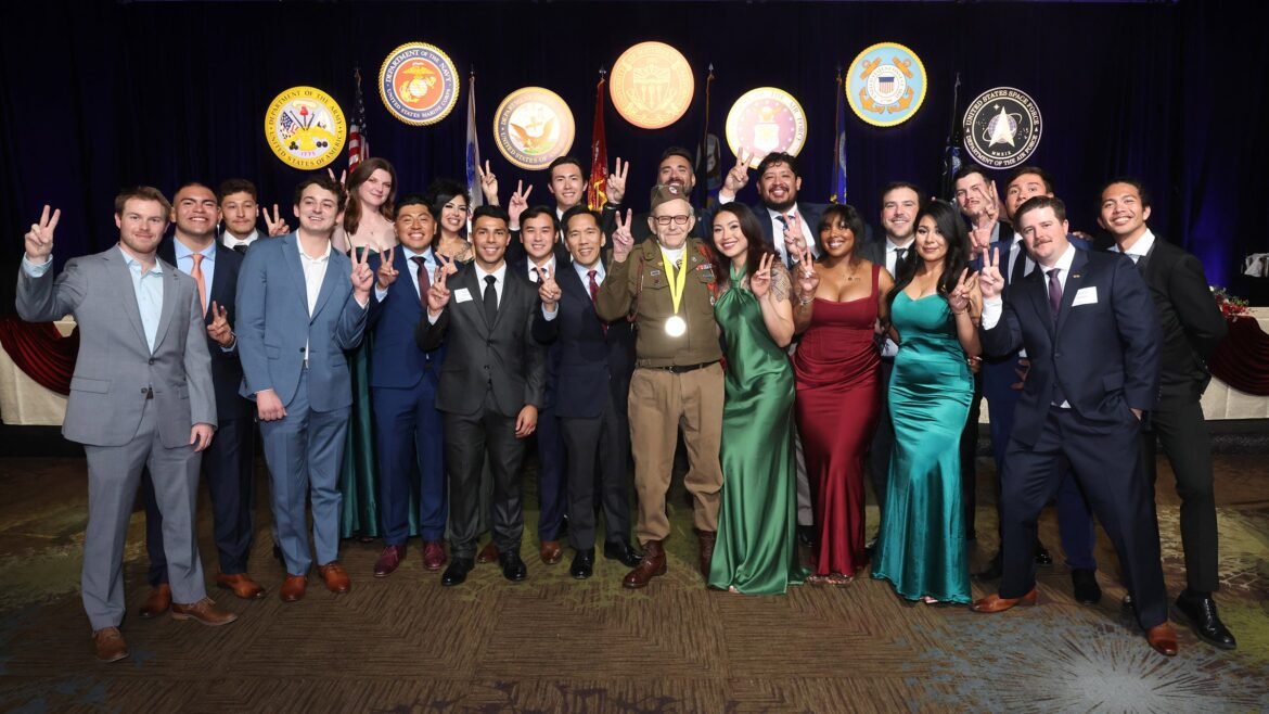 USC vets, service members, ROTC students gather for 17th gala