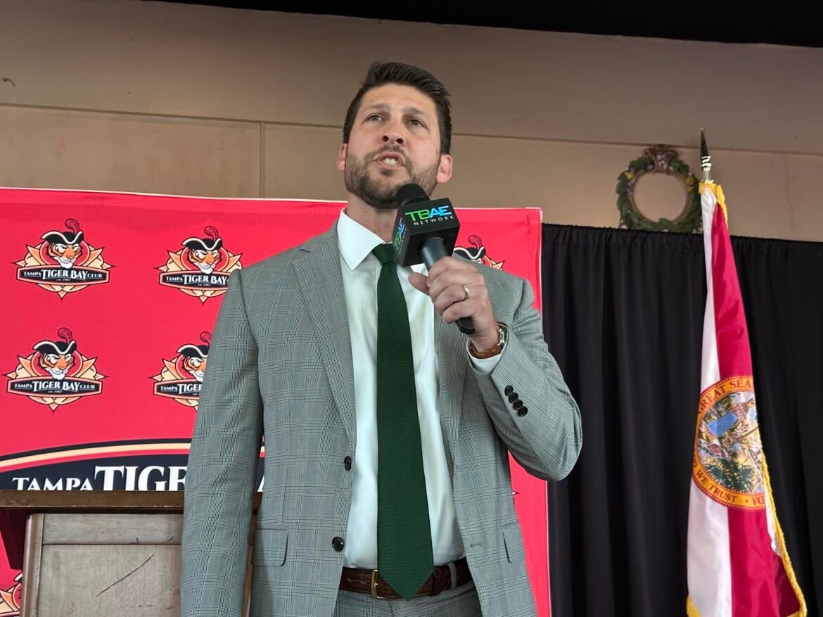 Uthmeier in Tampa appearance talks Hope Florida, UF teaching position, guns • Florida Phoenix