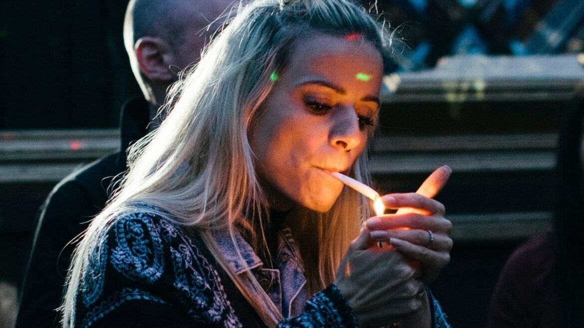 Cannabis Use Disorder Strongly Linked to Major Depression, New Review Finds : ScienceAlert