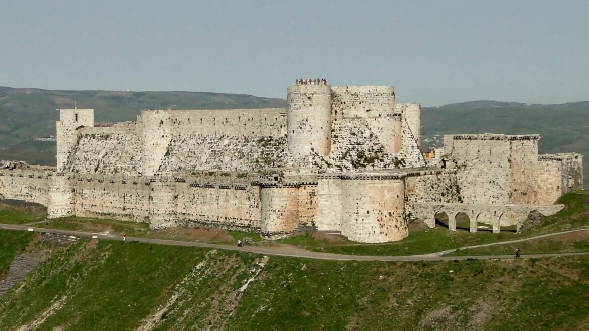 Catapult the cow: 6 medieval castles that were never conquered