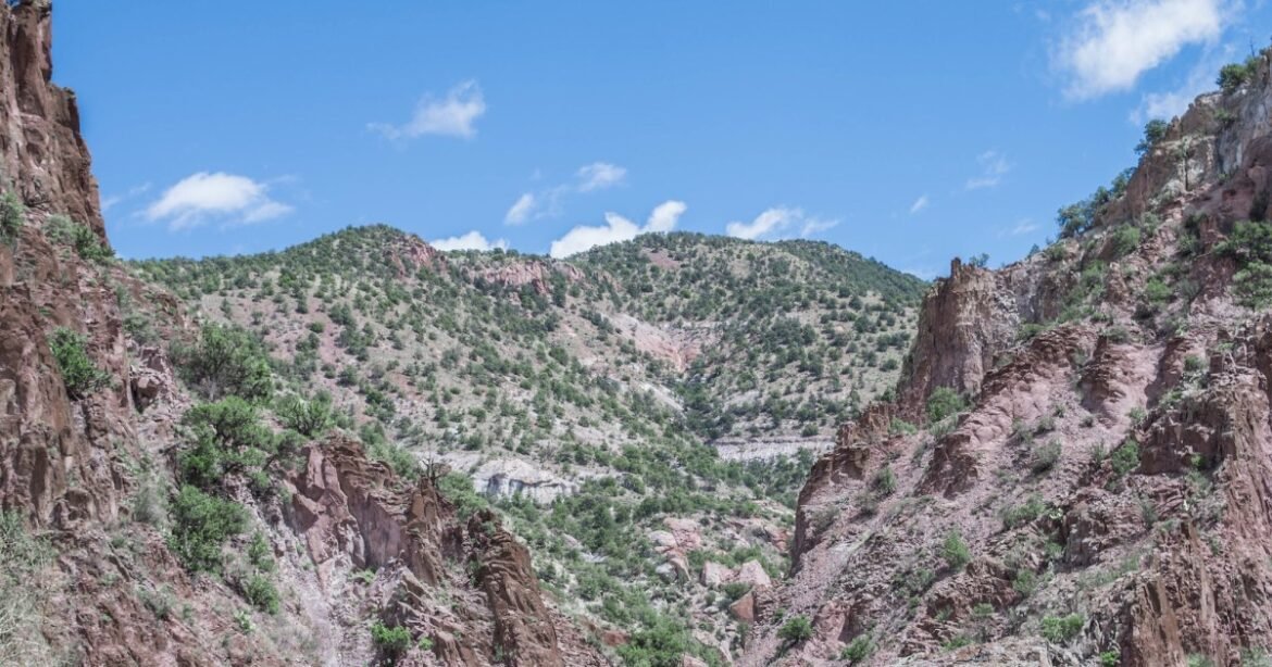 Far From DC, an Iconic Trail Is Militarized for Trump’s Border Wall – Mother Jones