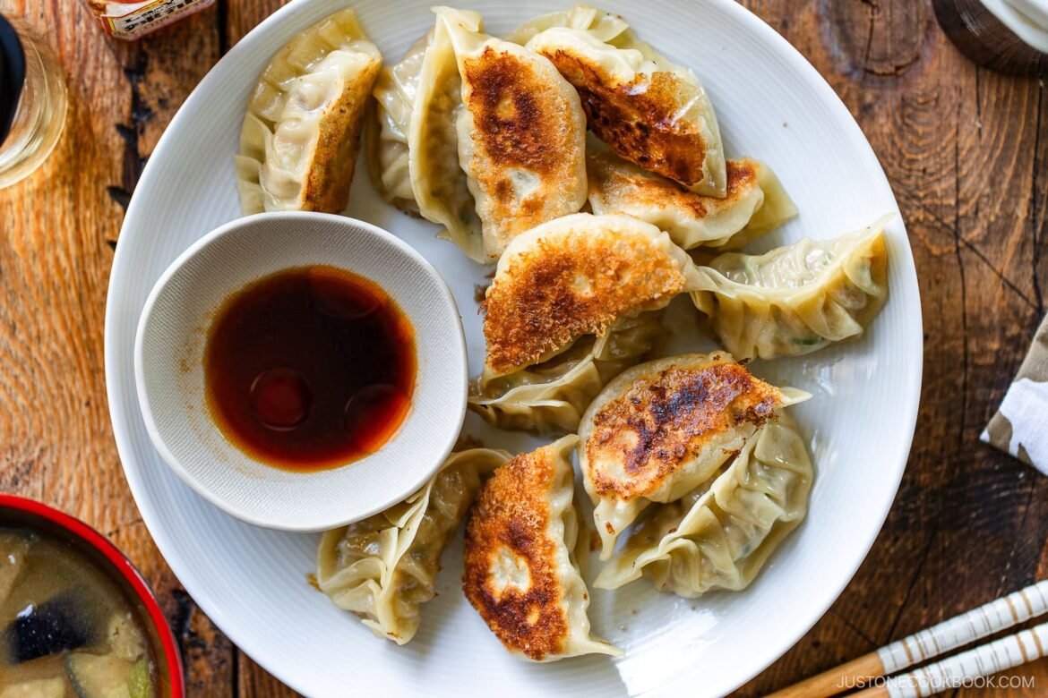 Gyoza Recipe 餃子 • Just One Cookbook