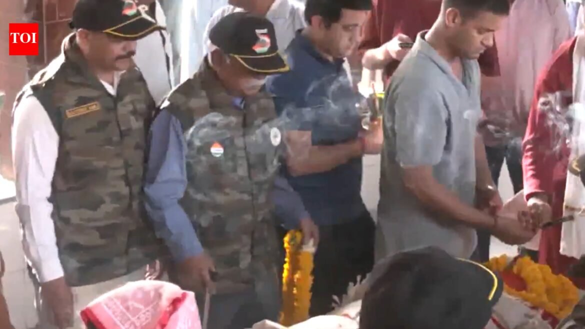 Last rites of Twisha Sharma performed at Bhopal...