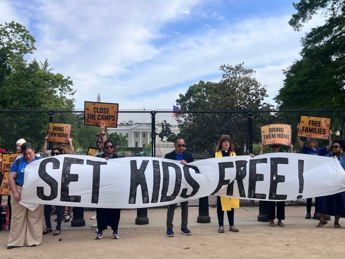 Protesters gather near the White House to urge the shutdown of immigrant family detention in the United States. Many were from Texas, distraught over the conditions in the Dilley&nbsp;Immigration Processing Center. (Photo by Naisha Roy 